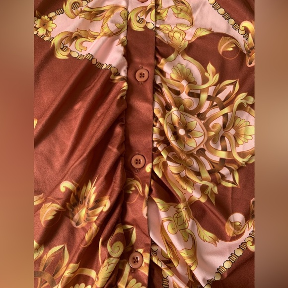 #14 Silky ruched front “Versace” pattern blouse. Size S - Picture 3 of 5